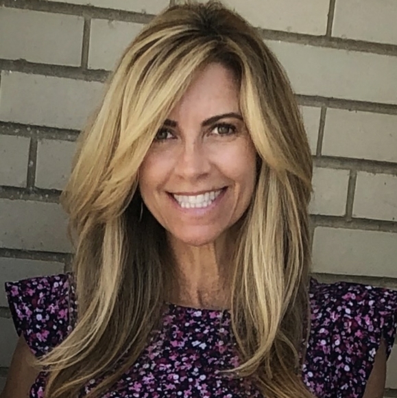 Meet your Posher, Christy - Picture 1 of 1